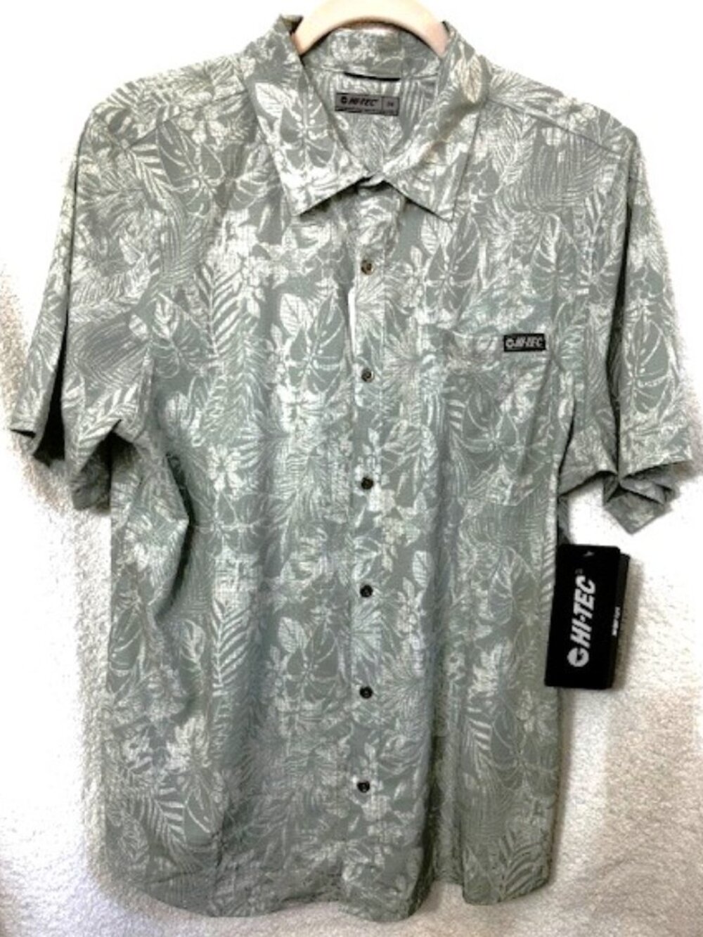 Hi-Tec Technology Legend short sleeved button up casual shirt Men's Size M
